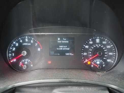 Used 2022 Kia Soul LX image 15