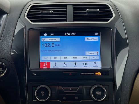 Used 2017 Ford Explorer XLT w/ Equipment Group 202A image 21