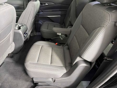 Certified 2024 Chevrolet Traverse LT image 40