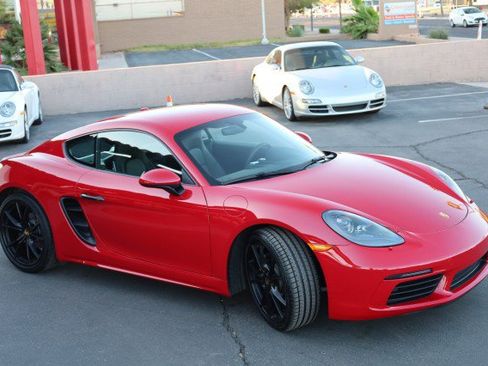 Used 2019 Porsche 718 Cayman RWD image 11