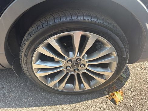 Used 2016 Lincoln MKX Reserve w/ Luxury Package image 10