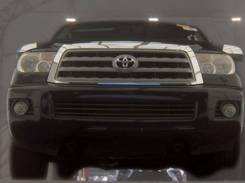 Used 2013 Toyota Sequoia Limited AWD/4WD image 14