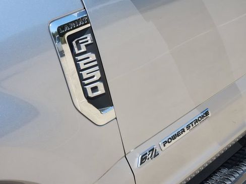 Used 2022 Ford F250 Lariat w/ Lariat Ultimate Package AWD/4WD image 12