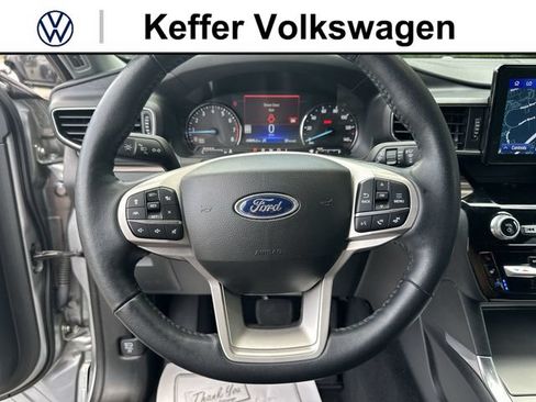 Used 2023 Ford Explorer Limited AWD/4WD image 16