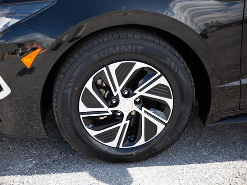 Used 2021 Hyundai Sonata Blue w/ Cargo Package FWD image 9