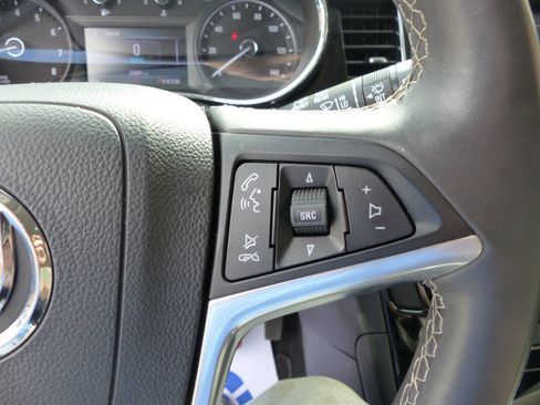 Used 2021 Buick Encore Preferred FWD image 24