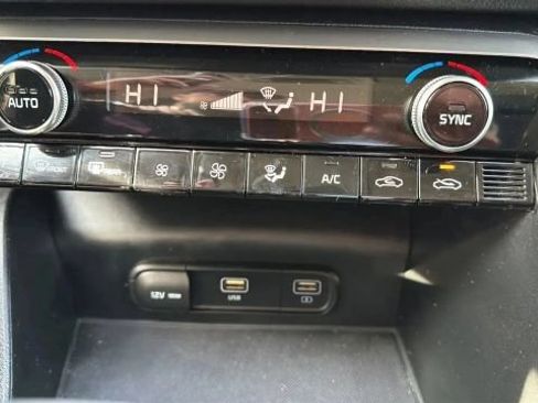 Used 2022 Kia K5 LX FWD image 19