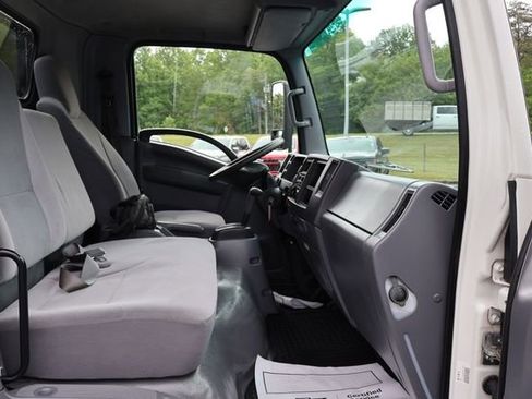 Used 2019 Isuzu NPR RWD image 13