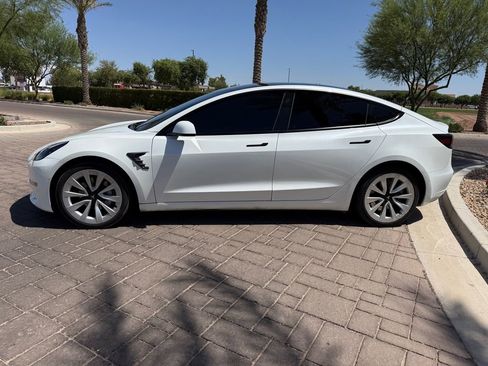 Used 2022 Tesla Model 3 Standard Range RWD image 5
