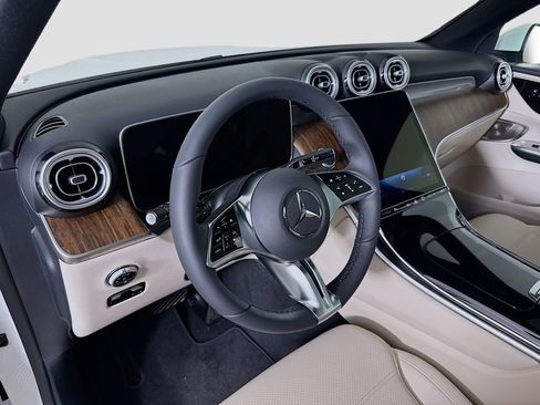 Used 2026 Mercedes-Benz GLC 300 4MATIC image 9