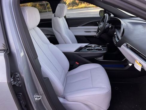 New 2026 Cadillac Lyriq Luxury image 21