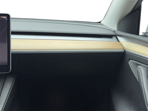 Used 2023 Tesla Model Y Long Range image 21