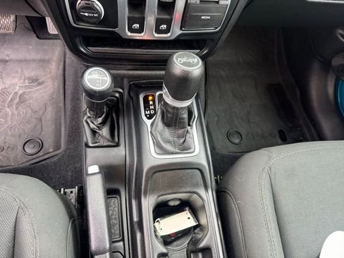 Used 2020 Jeep Wrangler Sport AWD/4WD image 11