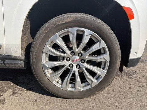 Used 2024 GMC Yukon XL Denali w/ Denali Reserve Package image 6