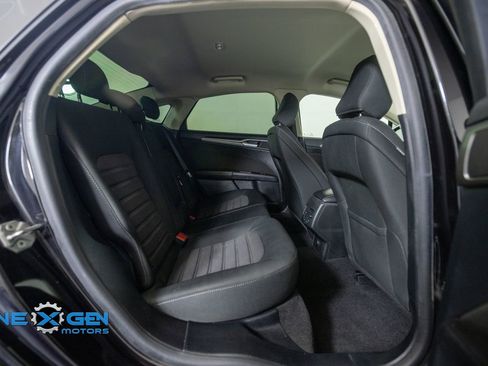 Used 2020 Ford Fusion SE FWD image 36