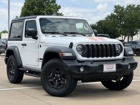 Used 2025 Jeep Wrangler Sport AWD/4WD image 2