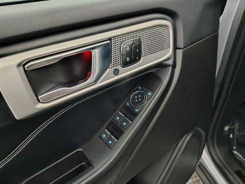 Used 2020 Ford Explorer ST image 24
