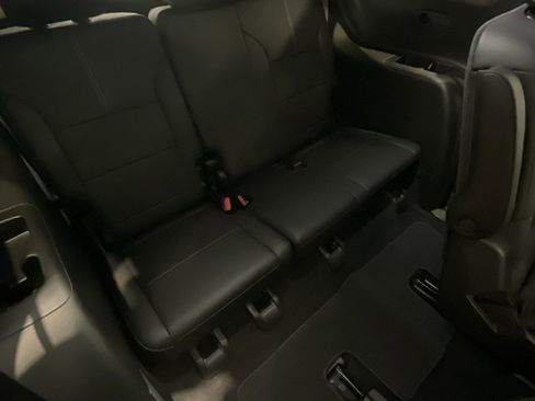 Used 2025 GMC Acadia Elevation w/ Elevation Premium Package image 13