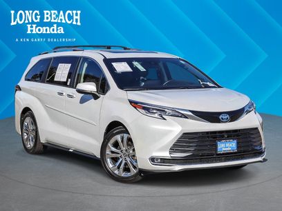 Used 2022 Toyota Sienna Platinum