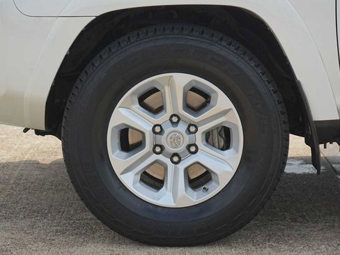 Used 2015 Toyota 4Runner SR5 Premium image 7