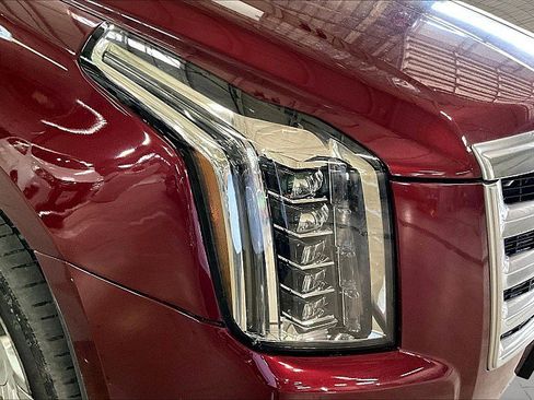 Used 2017 Cadillac Escalade Luxury RWD image 25