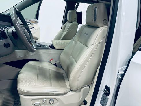 Used 2022 Cadillac Escalade Sport Platinum w/ Heavy-Duty Trailer Package image 33