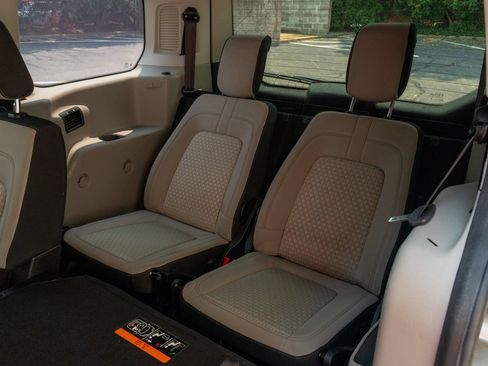 Used 2022 Ford Transit Connect XLT FWD image 4