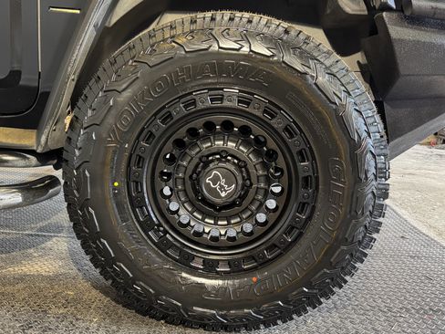 Used 2008 HUMMER H2 image 8