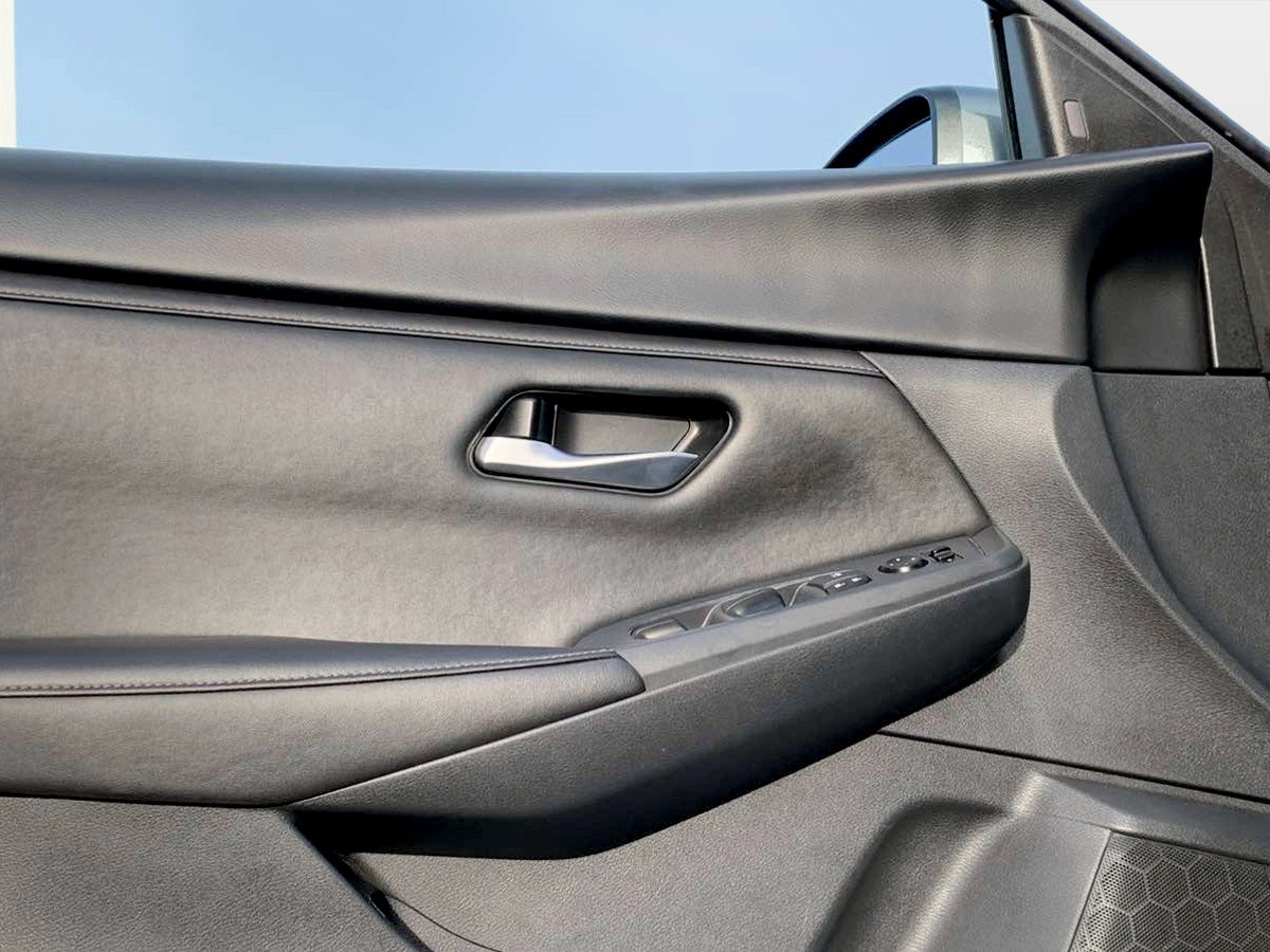 Used 2025 Nissan Sentra SV w/ All-Weather Package FWD image 13