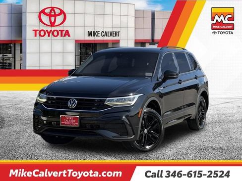 Used 2022 Volkswagen Tiguan SE R-Line FWD image 1