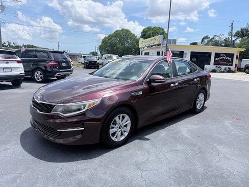 Used 2018 Kia Optima LX w/ Convenience Package FWD image 2