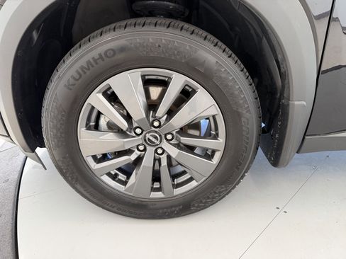 Used 2024 Nissan Pathfinder S image 54