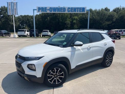 Used 2023 Chevrolet TrailBlazer ACTIV image 2