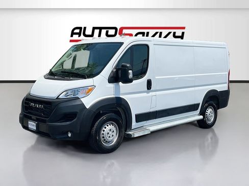 Used 2025 RAM ProMaster 2500 w/ U-Haul Equipment Group FWD image 3