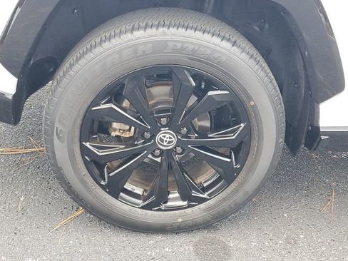 Used 2023 Toyota RAV4 SE image 7