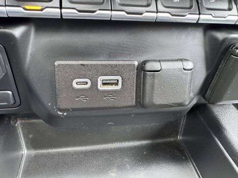 Used 2020 Chevrolet Silverado 1500 LT Trail Boss image 37