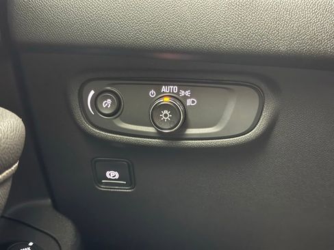 Used 2022 GMC Terrain SLE w/ Driver Convenience Package AWD/4WD image 19