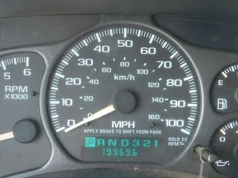 Used 2001 Chevrolet Tahoe LT w/ LT Preferred Equipment Group image 17