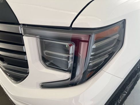 Used 2025 GMC Sierra 1500 AT4 AWD/4WD image 36