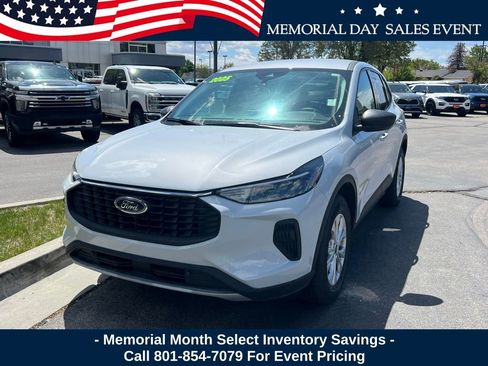 Used 2025 Ford Escape Active w/ Tech Pack #1 AWD/4WD image 2
