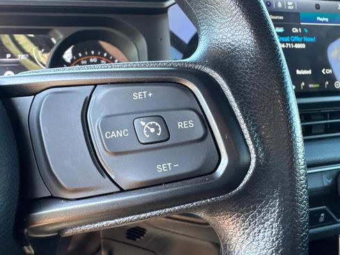 Used 2024 Jeep Wrangler Sport image 31