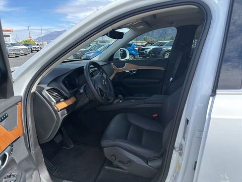 Used 2024 Volvo XC90 B5 Plus AWD/4WD image 19