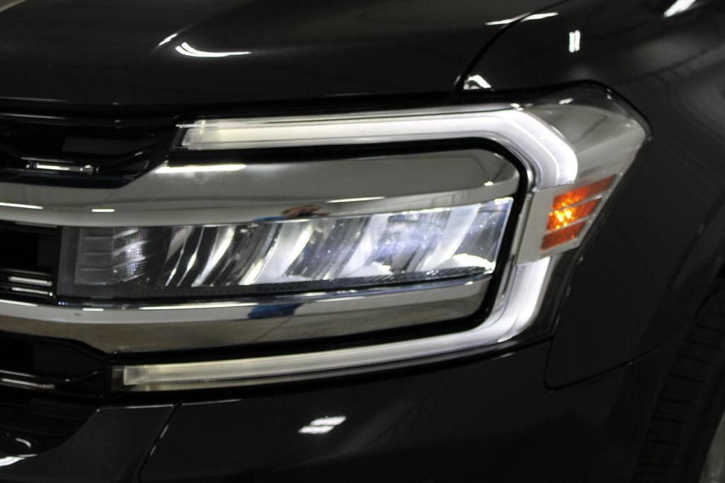 Used 2024 Ford Expedition Limited AWD/4WD image 13