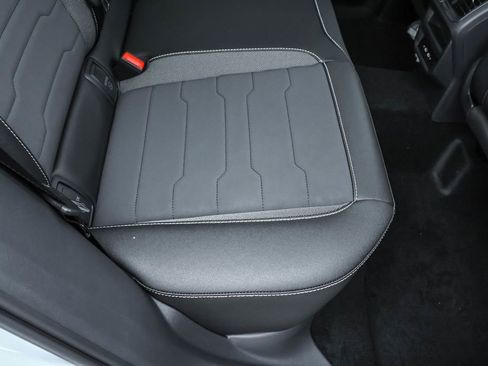 New 2026 Volkswagen Taos SE AWD/4WD image 38