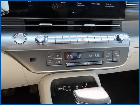 Used 2024 Hyundai Kona SEL AWD/4WD image 19