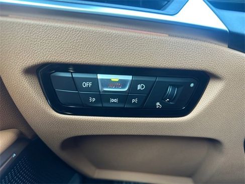 Used 2024 BMW 330i xDrive Sedan w/ Premium Package image 32