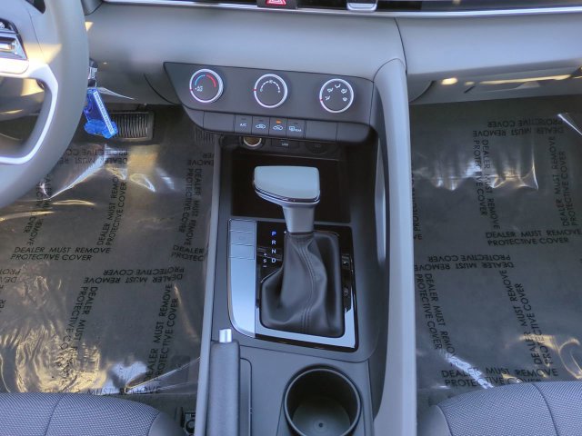 Used 2026 Hyundai Elantra SE FWD image 18