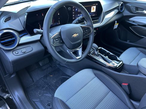 New 2025 Chevrolet Trax LT w/ Driver Confidence Package image 19