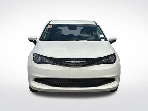 Used 2023 Chrysler Voyager LX FWD image 10