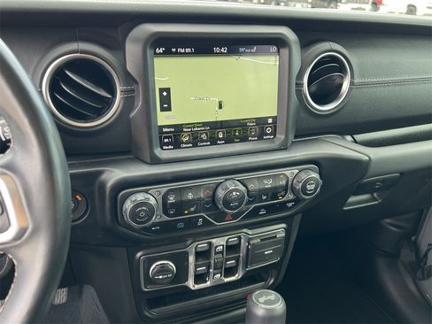 Used 2022 Jeep Wrangler Unlimited Sahara w/ Cold Weather Group image 15